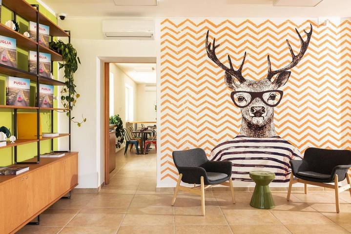 Hostel für 4 Personen, mit Balkon und Terrasse sowie Garten und Ausblick in Brindisi