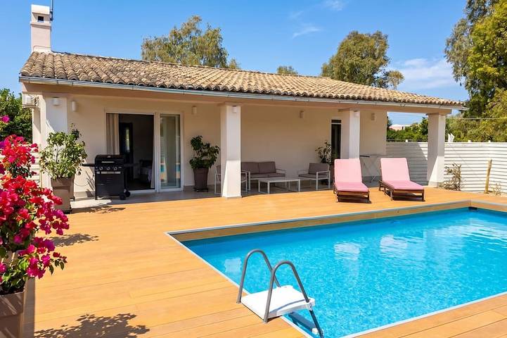 Villa for 6 people, with balcony and garden in Sidari