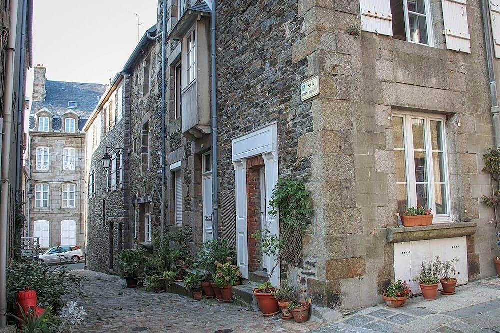 Appartement entier, Beau 2 pièces dans le quartier historique de Granville in Granville, Région d'Avranches