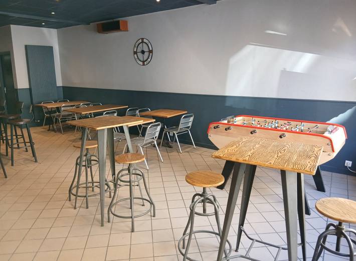 Gîte pour 13 personnes, avec terrasse dans Massif central - 4