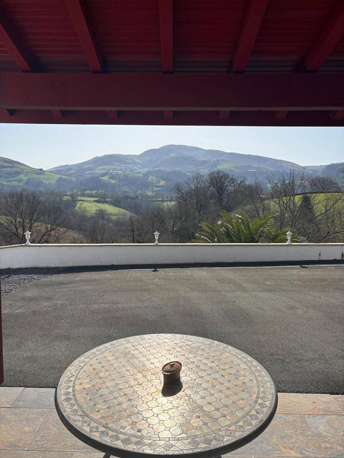 Maison d’hôte pour 4 personnes, avec jardin ainsi que piscine et vue