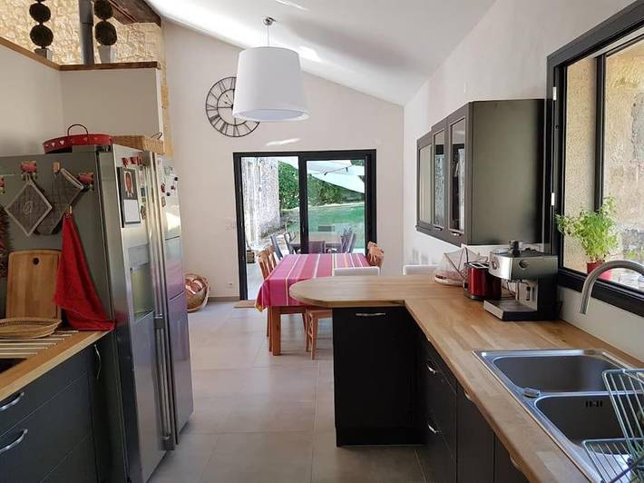 Location de vacances pour 12 personnes, avec Terrasse et Jardin ainsi que Piscine et Vue à Mauzac-et-Grand-Castang - 4