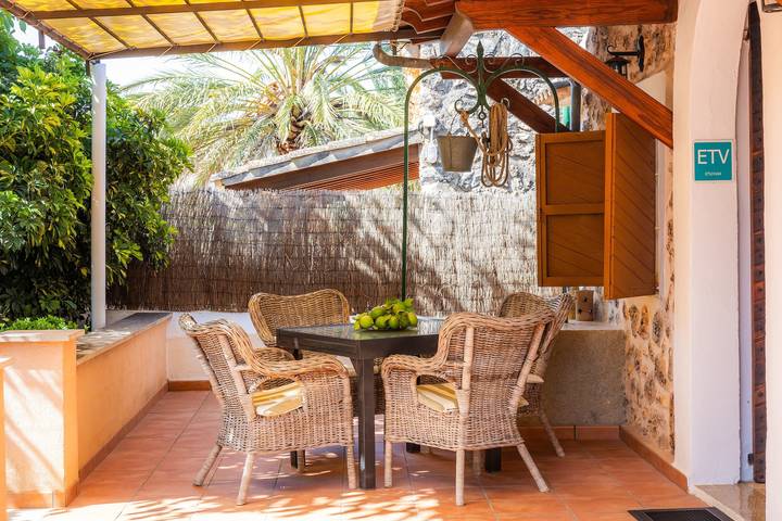 Country House 'Can Tiro' with Private Pool, Wi-Fi and Air Conditioning in Costitx, Majorca Center