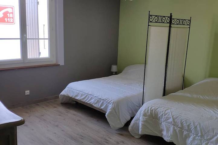 Location de vacances pour 6 personnes, avec terrasse et jardin à Sainte-Jalle - 4