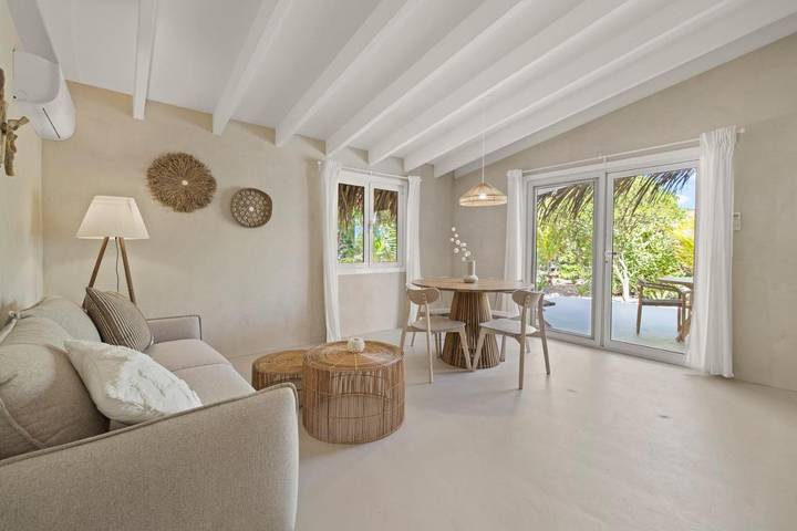 Bungalow voor 8 personen, with uitzicht and tuin as well as zwembad op Bonaire