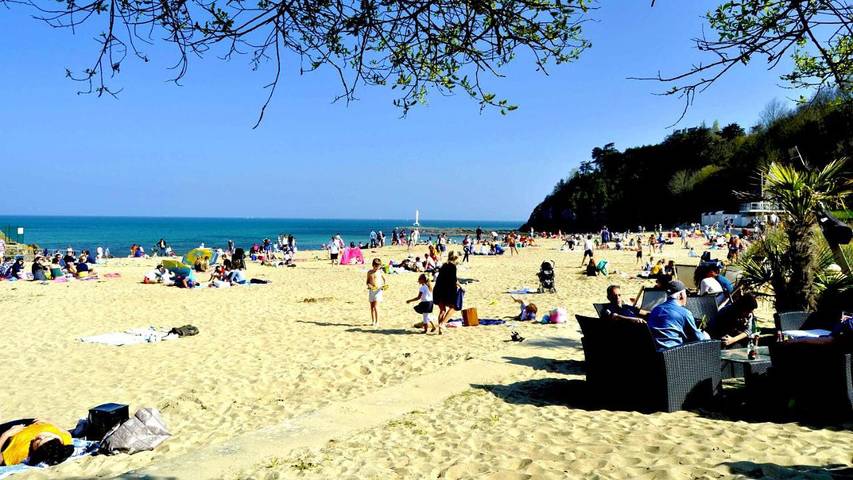 Location de vacances pour 4 personnes, avec piscine et bassin pour enfant ainsi que jacuzzi et jardin dans Plage du Moulin - 3