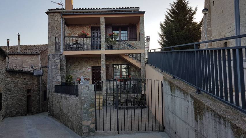 Entire apartment, Apartment 'El Rector' with private terrace, Wi-Fi and air conditioning in Sant Martí Sesgueioles, Barcelona Inland