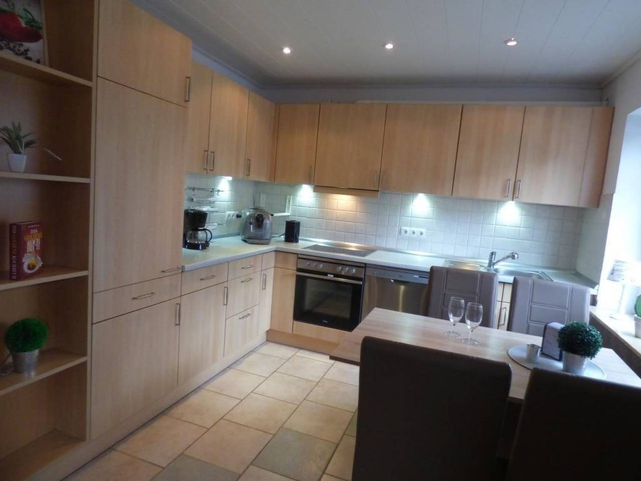 Ganze Wohnung, Große Ferienwohnung Genius mit Garten in Voslapp, Wilhelmshaven