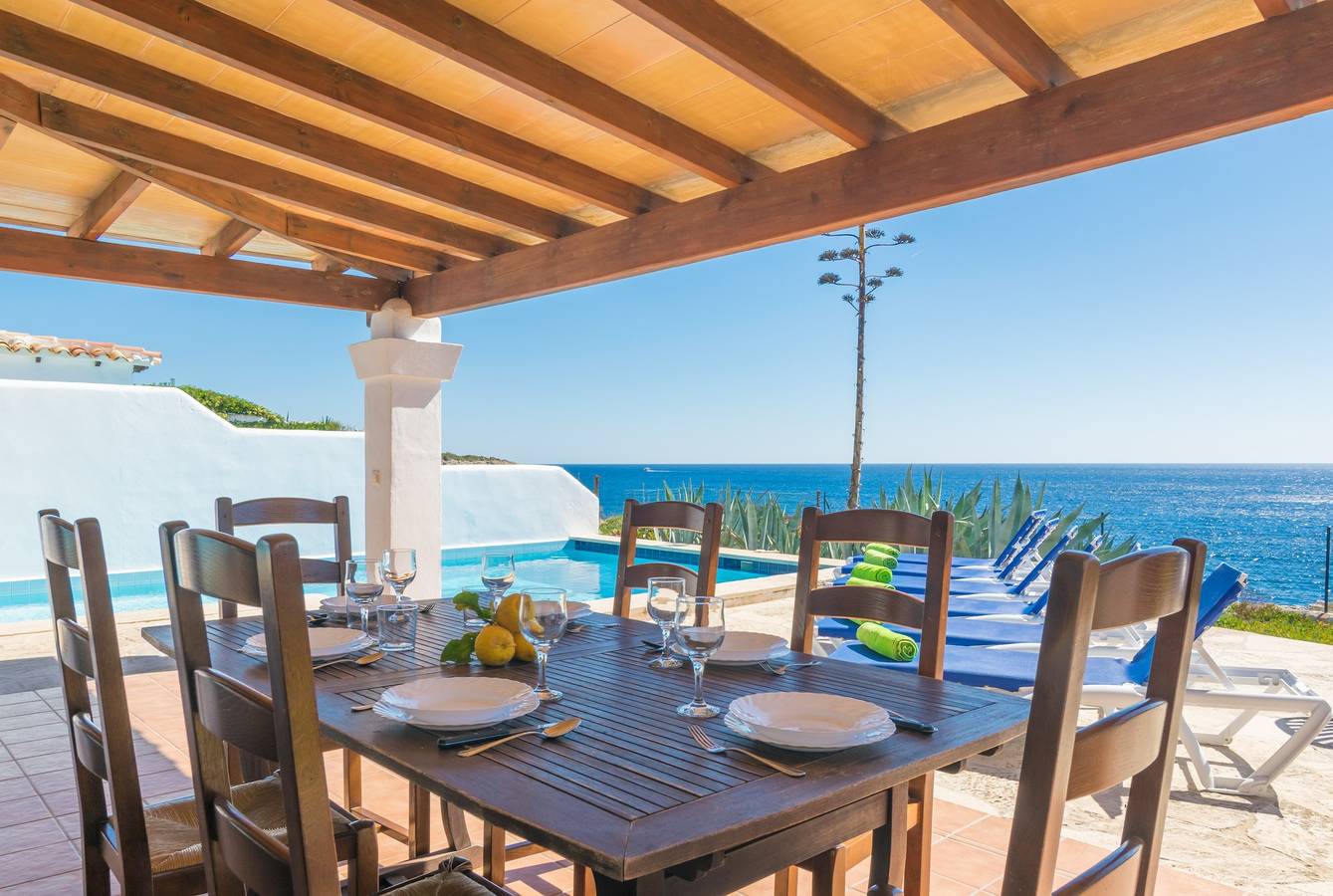 Casa vacacional 'Villa Solymar' con vistas al mar, Wi-Fi y aire acondicionado in Cala Serena, Felanitx