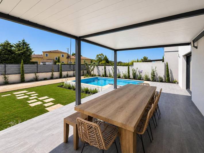 Location de vacances pour 8 personnes, avec jardin ainsi que piscine et terrasse à Mas-Blanc-des-Alpilles - 4
