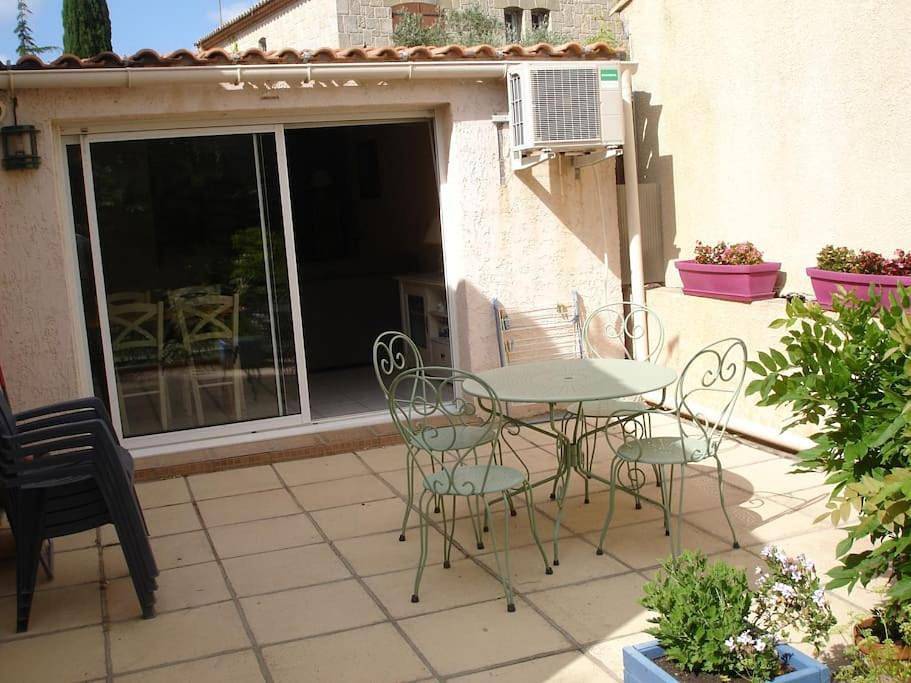 Appartement entier, One-Bedroom Apartment in Saint-Jean-de-Védas, Côte méditerranéenne (France)