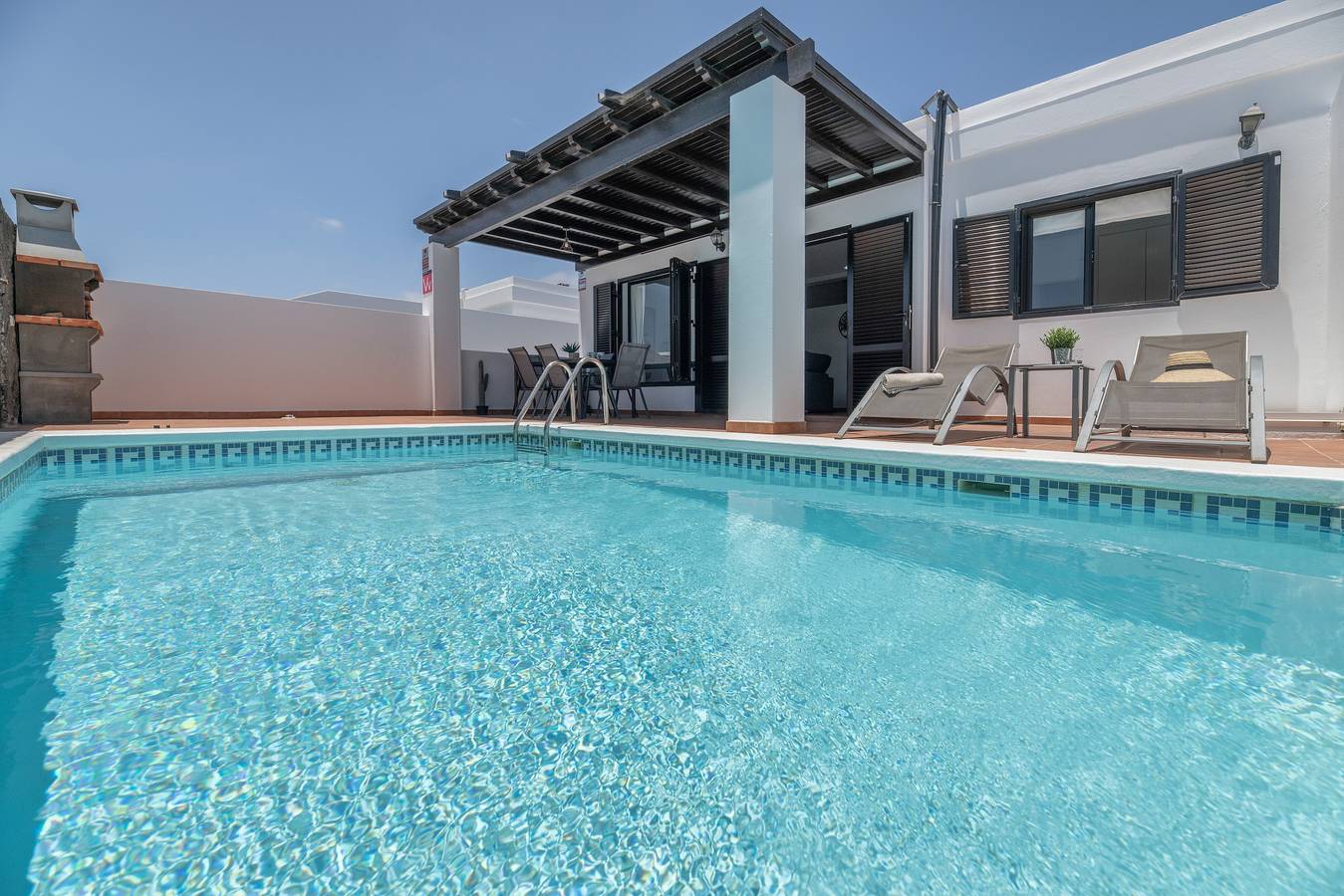 Ferienvilla 'Vera' mit Bergblick, privatem Pool und Wlan in Playa Blanca, Yaiza