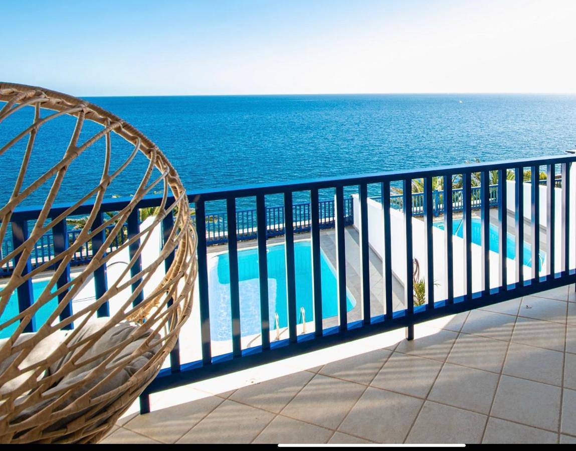 Frontline Villa 25, Modern Coastal Design with Amazing Views in Puerto Calero, Yaiza
