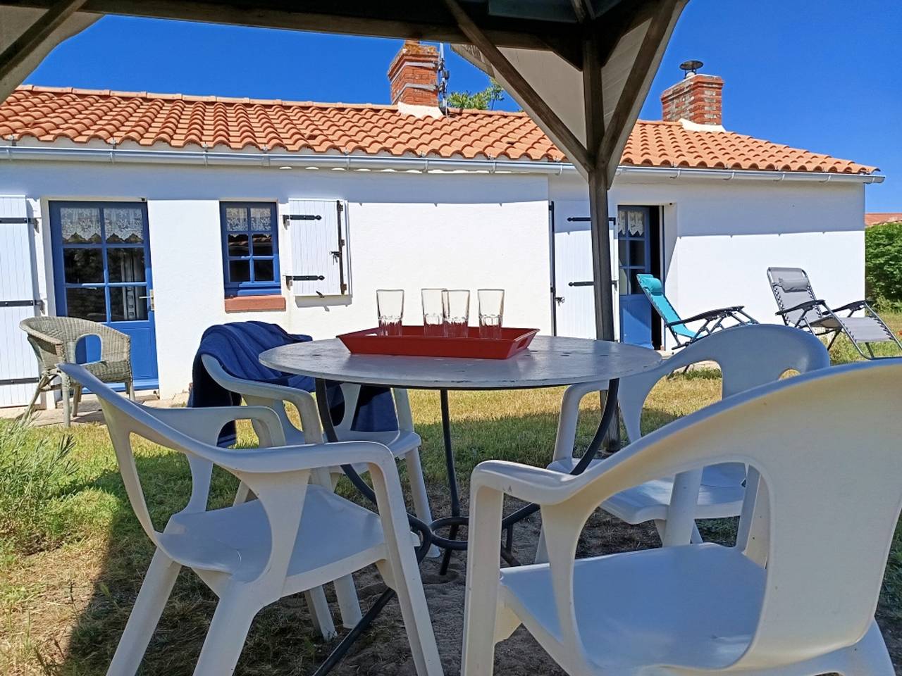 Maison vendéenne avec jardin clos, plage à 700m, animaux admis - 4 pers in Notre-Dame-de-Monts, Vendée