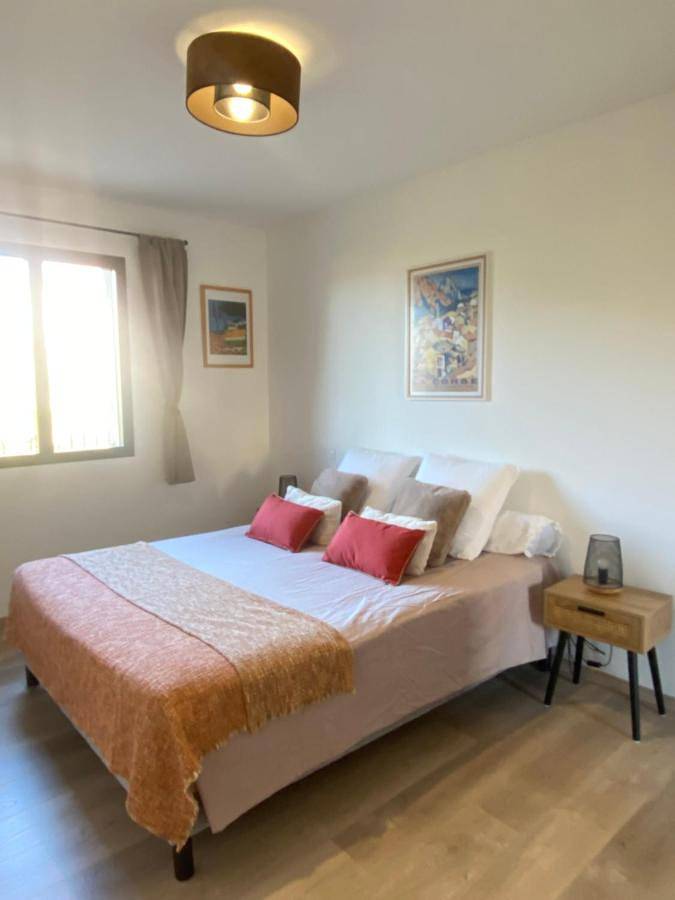 Appartement entier, One-Bedroom Apartment in Piana, Région d'Ajaccio