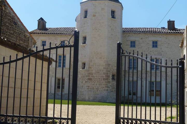 Chambre d’hôte pour 9 personnes, avec jardin au Parc Naturel Régional du Marais poitevin