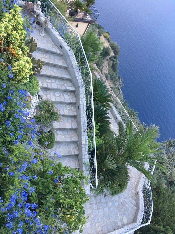 Carluccio’s stanza privata vista mare in Furore, Sorrento Coast