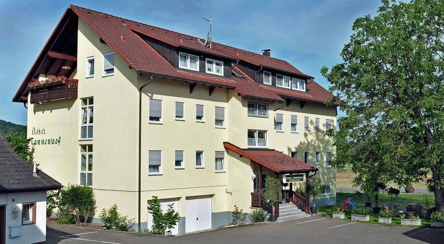Ferienwohnung für 6 Personen, mit Terrasse und Garten