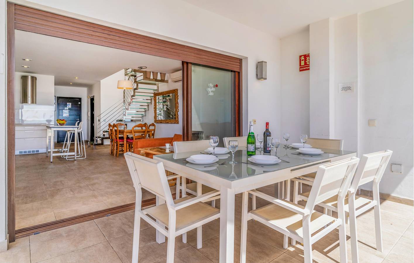 Oase am Strand mit Pool, Terrasse und AC in Torrox Costa, Torrox