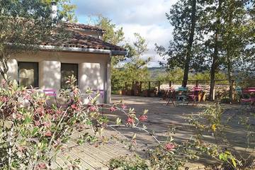 Location de vacances pour 12 personnes, avec jardin à FA