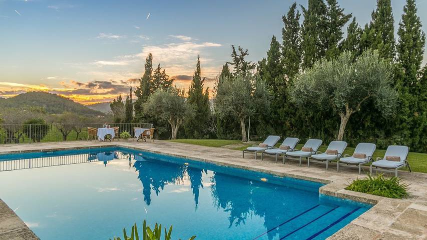 Chalet para 8 personas, con terraza y jardín además de vistas y piscina - 1