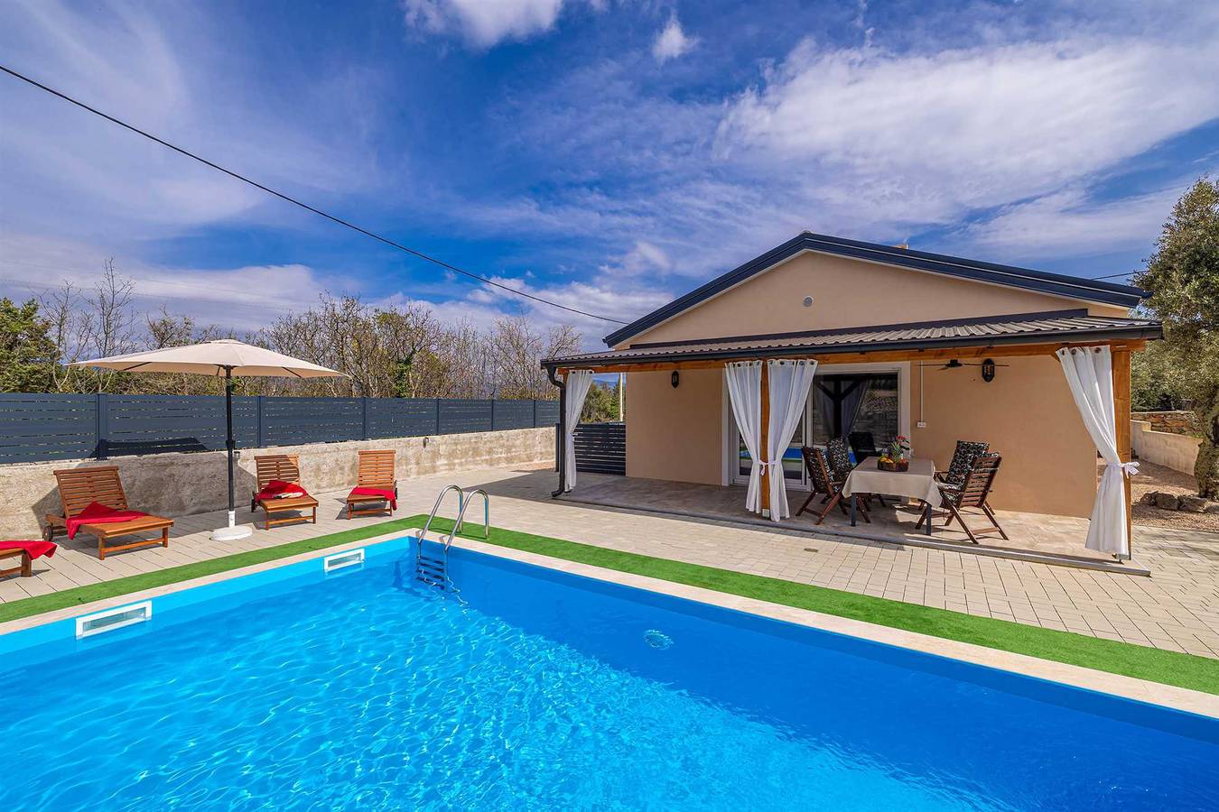 Ferienhaus Aslan mit Pool in Žestilac, Dobrinj