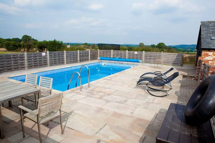 Casa de campo para 4 pessoas, com piscina e jardim, com animais de estimação - 1