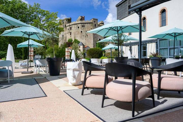 Hotel para 4 personas, con vistas y piscina además de terraza y sauna, Se admiten mascotas - 1
