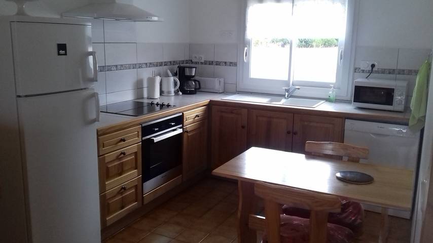 Gîte pour 6 personnes, avec jardin et terrasse à Jonzac - 3