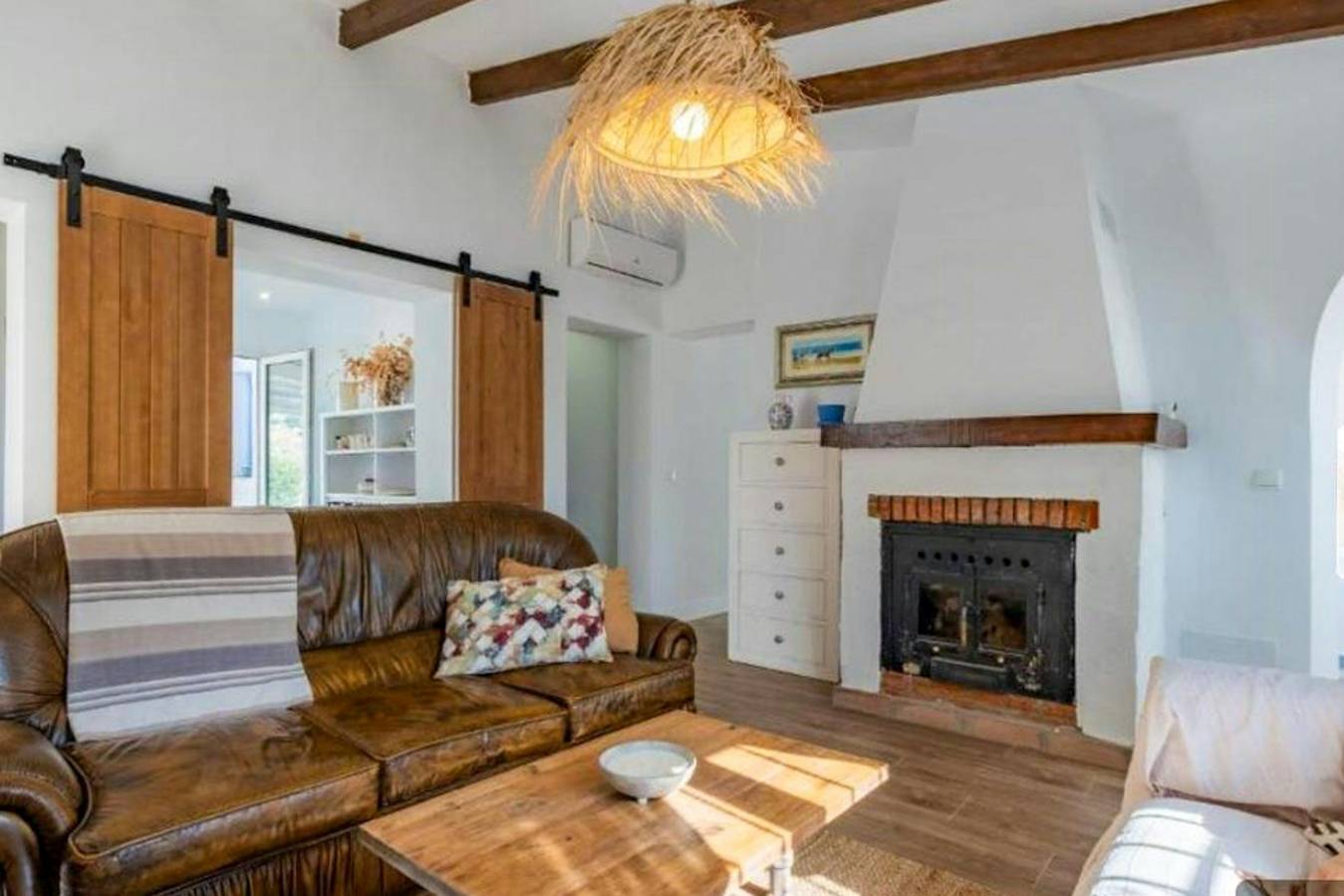 Villa de diseño rústico con piscina en Alcaucín in Venta Baja, Alcaucín
