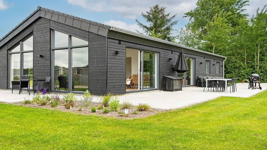 Ferienhaus für 11 Personen, mit Whirlpool und Garten in Kvie Sø
