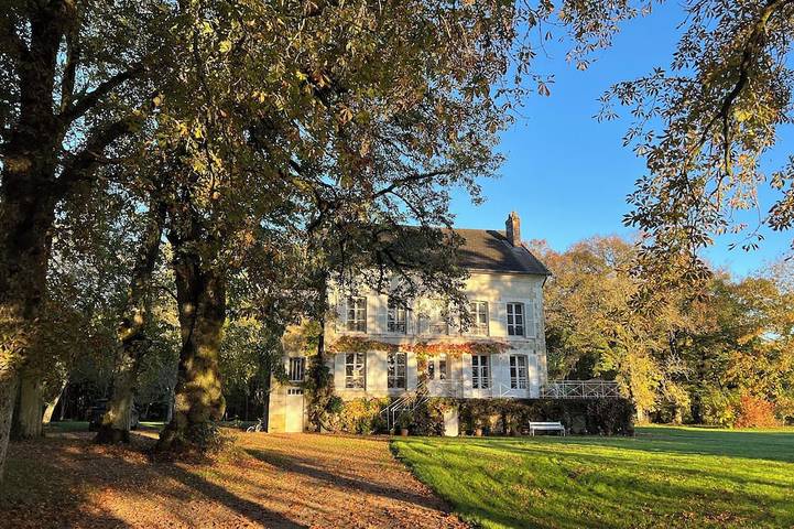 Location de vacances pour 10 personnes, avec jardin et terrasse à Neuvy-Deux-Clochers