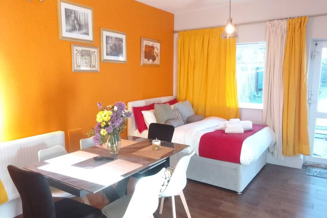 2 Bedroom Bungalo - Free Parking, Wifi & Garden in Wolverhampton, Région de Birmingham
