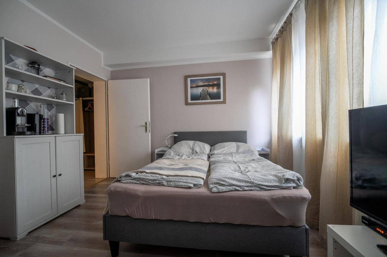 Ganze Wohnung, One-Bedroom Apartment in Wiesbaden, Südhessen