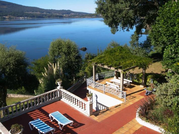 Casa rural para 8 personas, con jardín además de piscina y terraza, Se admiten mascotas en Rias Baixas - 2