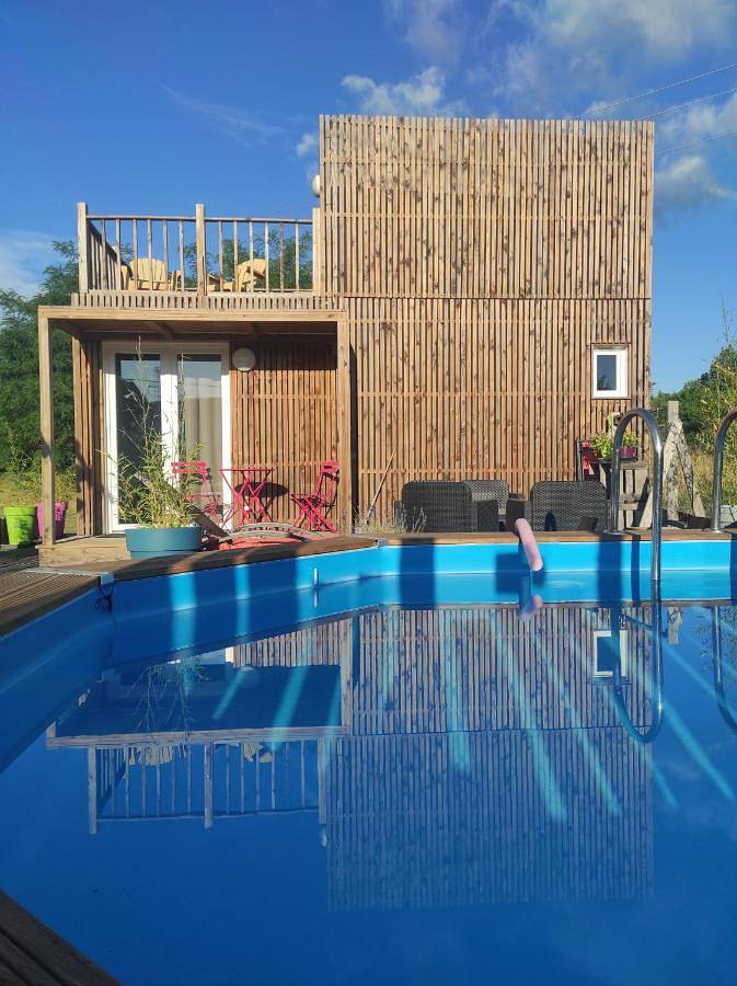 Location de vacances pour 2 personnes, avec terrasse ainsi que piscine et jardin à Montréal (Rhône-Alpes) - 4