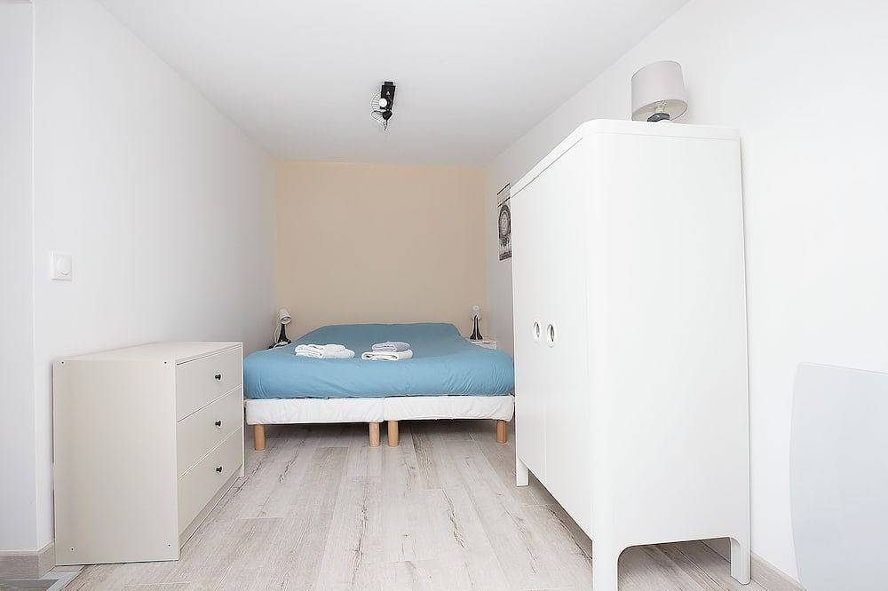 Appartement entier, Logements indépendants T4 aux portes de Paris séjour à 2 familles / entre amis in Garches, Hauts-de-Seine