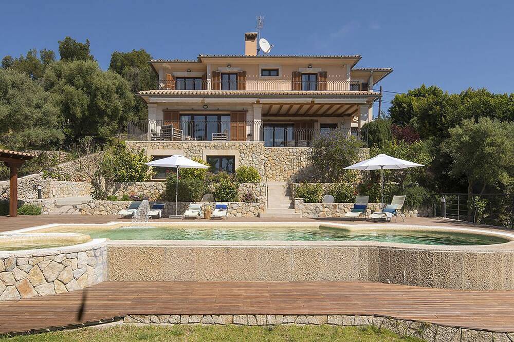 Villa in Palma mit 6 Schlafzimmern 12 Schlafplätzen in Genova, Palma