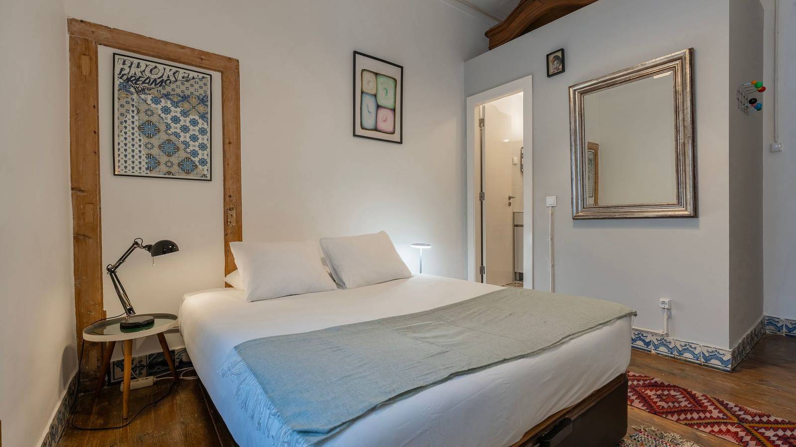Entire apartment, Portuguese Charm Guesthouse by Lovelystay - Room 2 in Santa Justa, Santa Maria Maior