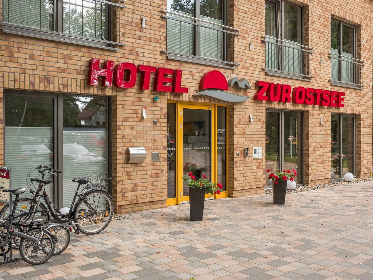 Hotel garni Zur Ostsee - Gm 69370 - Doppelzimmer mit Terrasse oder Balkon in Graal-Müritz, Rostock und Umgebung