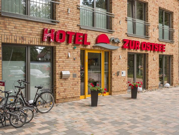 Hotel, mit Balkon und Garten in Rostock und Umgebung - 2