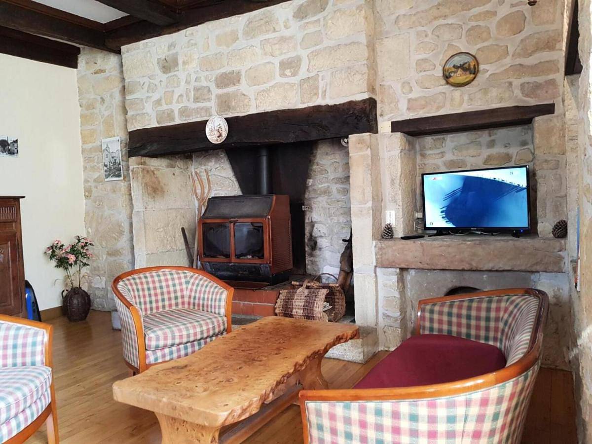 Appartement entier, Gîte de France Le petit colibri 2 épis - Gîte de France 4 personnes Mae-9964 in Saint-Robert, Région de Brive-la-Gaillarde