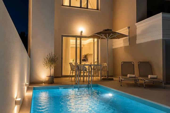 Ferienhaus für 3 Personen, mit Garten und Pool sowie Balkon - 1