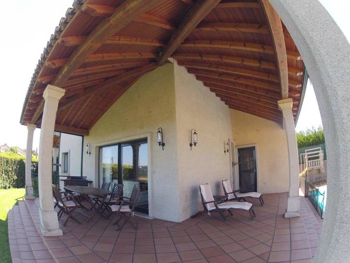 Location de vacances pour 12 personnes, avec jardin ainsi que jacuzzi et piscine, adapté aux familles à Saint-Jacques-de-Compostelle - 3