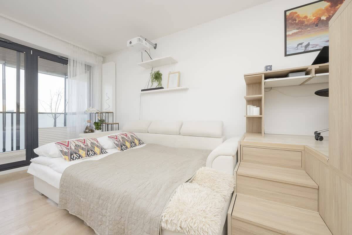 Ganzes Studio, Sunny Studio with Balcony | Guaranteed Parking in Mokotów, Warschau