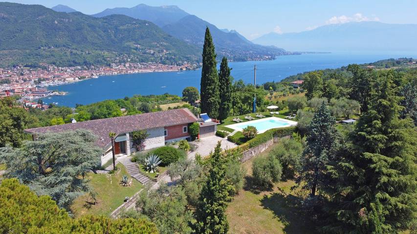 Villa für 13 Personen, mit Seeblick und Garten sowie Balkon, kinderfreundlich in Salò