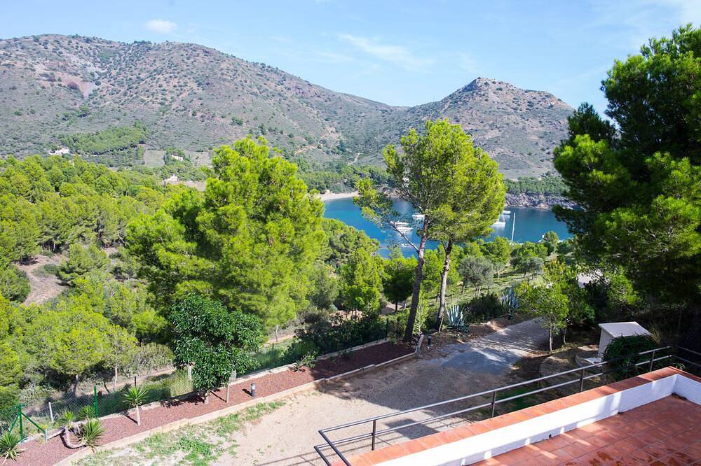 Chalet À Cala Montjoi. Familles Idéales. 400 m Plage. Parc Naturel Du Cap De Creus in Platja del Calis (Roses), Roses