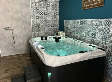 Gîte pour 4 personnes, avec jacuzzi dans Orval-sur-Sienne