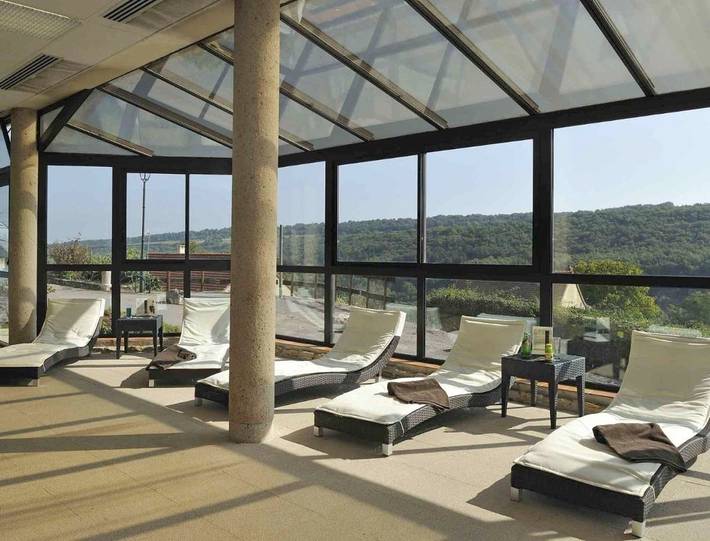 Hôtel pour 2 personnes, avec jacuzzi et sauna ainsi que piscine et jardin, animaux acceptés à Chassey-le-Camp - 2