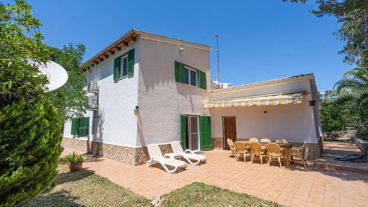 Superior Villa in El Arenal, Palma